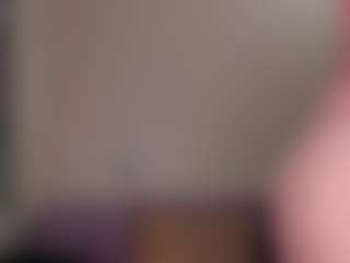 Live cam show with Kimmberrr - Smoking on StripNow
