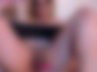 Live cam show with Victoria Mooree - Twerk on Camsoda
