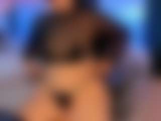 Victoria Mooree MILF webcam performer live streaming