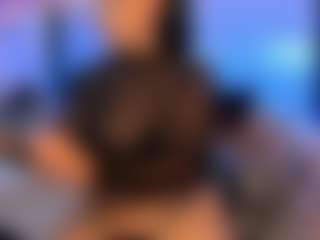 Victoria Mooree MILF webcam performer live streaming