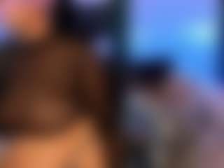 Victoria Mooree MILF webcam performer live streaming