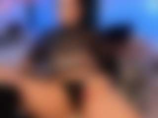 Live cam show with Victoria Mooree - Squirt on CamSodaAdn