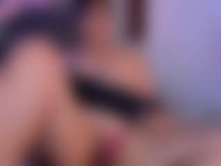 Live cam show with Victoria Mooree - Thick on TeamSkeetLive