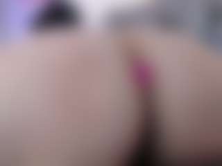 Live cam show with Victoria Mooree - Mature on Big Tits