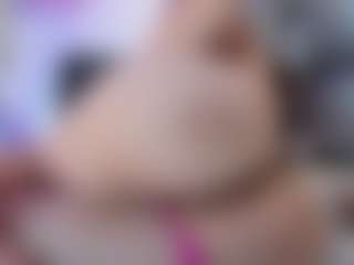 Live cam show with Victoria Mooree - Middle Aged on chickslive.net