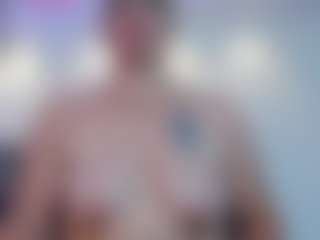 Live cam show with Victoria Mooree - Fingering on Camiplay Live