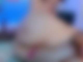 Live cam show with Victoria Mooree - Bedroom on CamClone