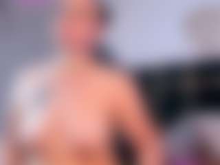 Live cam show with Victoria Mooree - Bedroom Mature on Camsoda