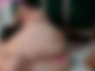 Live cam show with Victoria Mooree - Camel Toe on CamClone
