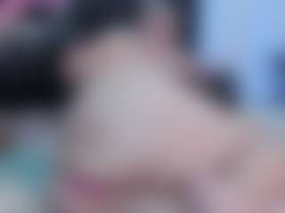 Victoria Mooree MILF webcam performer live streaming