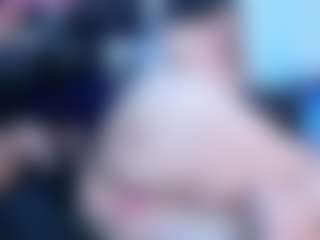 Live cam show with Victoria Mooree - Anal MILF on Uber Horny
