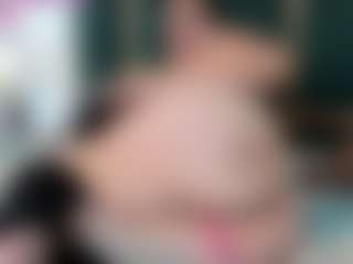 Live cam show with Victoria Mooree - Amateur MILF on CamwithHer