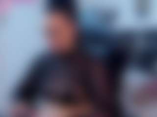 Live cam show with Victoria Mooree - Middle Aged on Livezox
