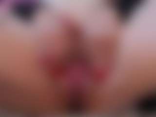 Live cam show with Victoria Mooree - Camel Toe on Latina Girls