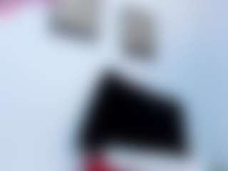 Victoria Mooree MILF webcam performer live streaming