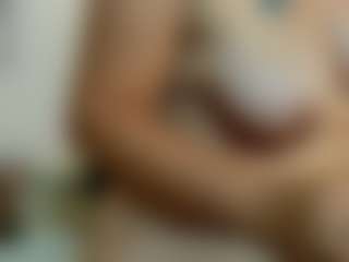 Live cam show with Victoria Mooree - Camel Toe on Hubzter Live