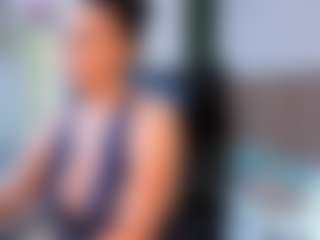 Victoria Mooree MILF webcam performer live streaming
