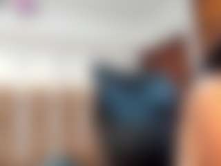 Live cam show with Victoria Mooree - Wet on Milfs Live