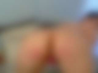 Live cam show with addell3 - Bedroom on madthumbs