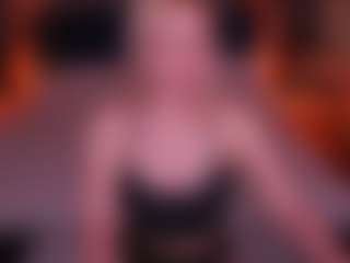 Live cam show with ArishkaLulu - Moaning on Dolls Live