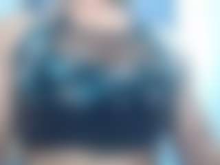 hilary18inches's Live Sex Cam Show