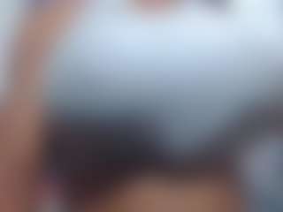 hilary18inches's Live Sex Cam Show
