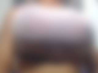 hilary18inches's Live Sex Cam Show