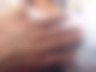 Live cam show with hilary18inches - Average on Soda Cam