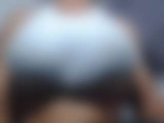 Live cam show with hilary18inches - Black Hair on live18s.com