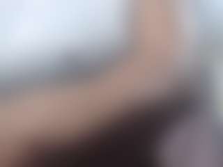 Live cam show with maria18inches - Black Hair on crypto-cams
