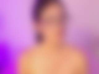 Live cam show with sweettirenn - Nails on Camsoda