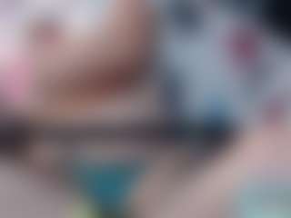 Live cam show with xtheya-x - Middle Aged on Camsoda