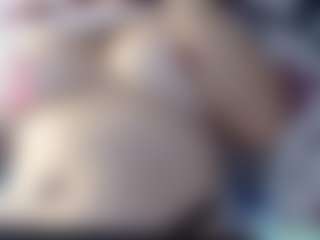 Live cam show with xtheya-x - Middle Aged on Camsoda