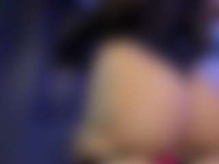 Live cam show with moll1e - Bedroom Latina on StripNow | colombia
