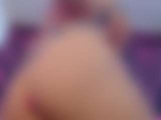 Live cam show with MilfRockRoll - MILF on CamClone