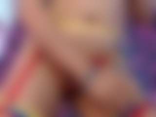 Live cam show with MilfRockRoll - Tease on liverealitysex.com