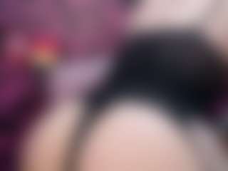 Live cam show with MilfRockRoll - Bikini on SinfulBabes