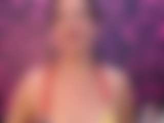Live cam show with MilfRockRoll - Squirt Mature on livesexfox.com