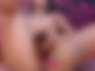 Live cam show with MilfRockRoll - Public on CamClone