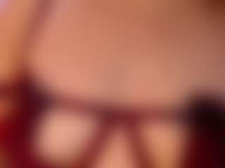 Live cam show with MilfRockRoll - Small Tits Mature on Camsoda