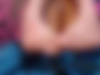 Live cam show with MilfRockRoll - Skinny on Uber Horny
