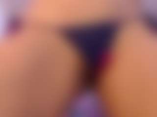 Live cam show with MilfRockRoll - Public on CSO-WL