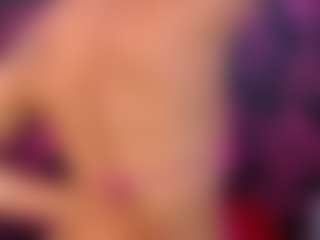 Live cam show with MilfRockRoll - Public on StripNow