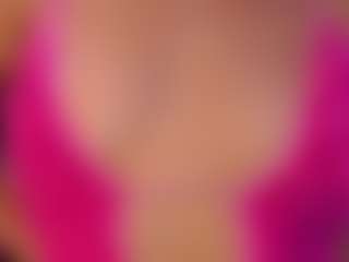 Live cam show with MilfRockRoll - Bedroom MILF on TeamSkeetLive