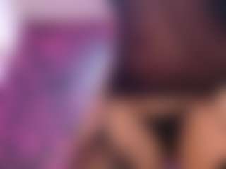 Live cam show with MilfRockRoll - Athletic on Camsoda