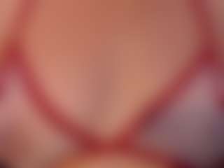 Live cam show with MilfRockRoll - Mature on SinfulBabes