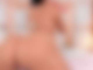 Live cam show with Carlee-Jones - Curvy on eurowanks.com