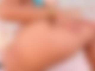 Live cam show with Carlee-Jones - Big Tits on hrnylive.com