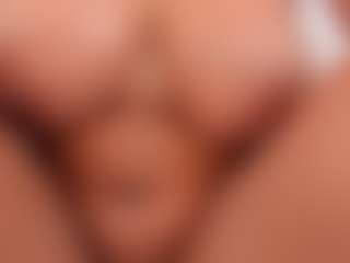 Carlee-Jones's Live Sex Cam Show