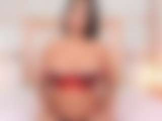 Live cam show with Carlee-Jones - BBW on AdultVida.com
